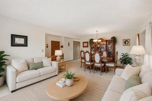 164 Apple Hill Rd, Winnipeg, MB - Indoor Photo Showing Living Room