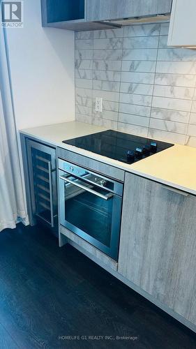 1101 - 2020 Bathurst Street, Toronto, ON - Indoor Photo Showing Kitchen