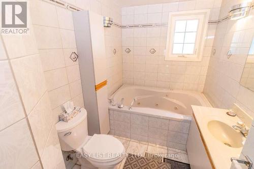 1999 Garfield Avenue, Ottawa, ON - Indoor Photo Showing Bathroom