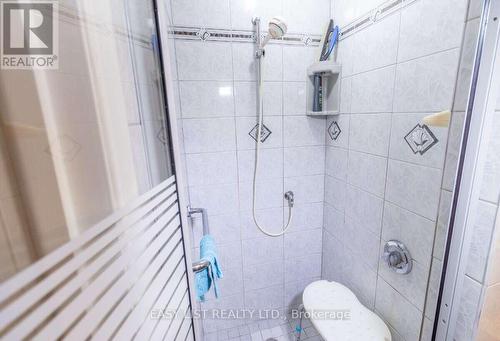 1999 Garfield Avenue, Ottawa, ON - Indoor Photo Showing Bathroom