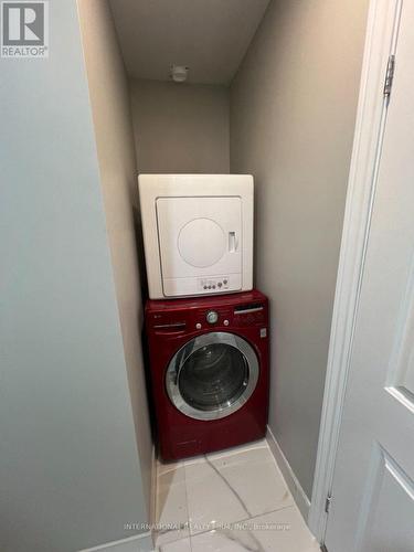 Main- Half - 73 Murray Drive, Aurora, ON - Indoor Photo Showing Laundry Room