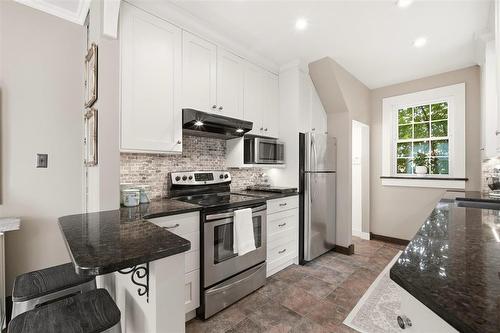 301 Davidson Street, Winnipeg, MB - Indoor Photo Showing Kitchen With Stainless Steel Kitchen With Upgraded Kitchen