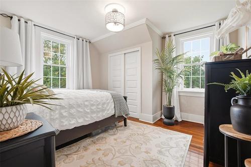 301 Davidson Street, Winnipeg, MB - Indoor Photo Showing Bedroom