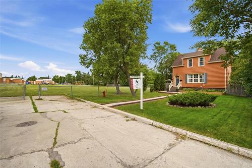 301 Davidson Street, Winnipeg, MB - Outdoor