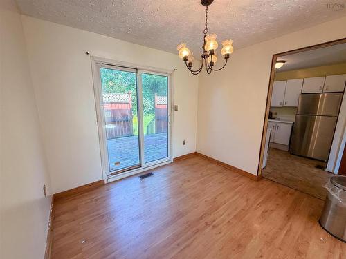 19 Brompton Road, Dartmouth, NS - Indoor Photo Showing Other Room