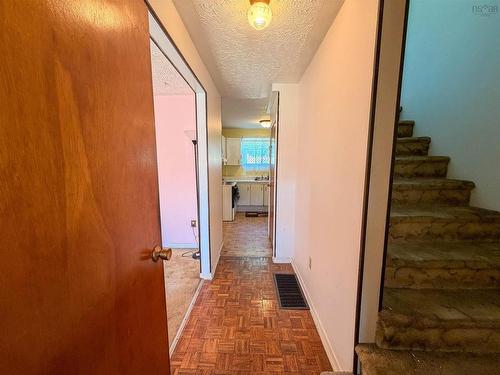 19 Brompton Road, Dartmouth, NS - Indoor Photo Showing Other Room