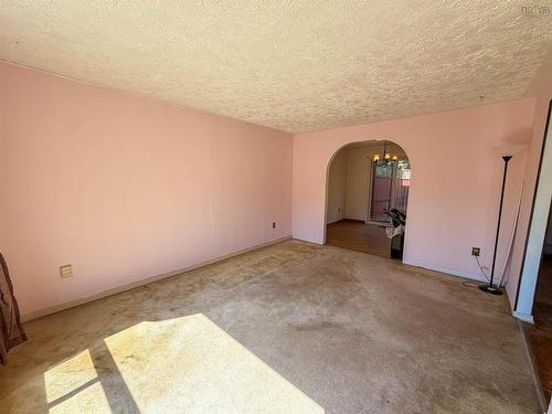 19 Brompton Road, Dartmouth, NS - Indoor Photo Showing Other Room