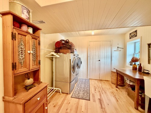Salle de lavage - 62 Route Du Long-Sault, Saint-André-D'Argenteuil, QC - Indoor Photo Showing Laundry Room