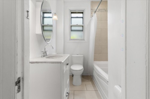 Salle de bains - 924 Av. Dunlop, Montréal (Outremont), QC - Indoor Photo Showing Bathroom