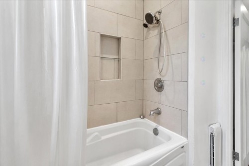 Salle de bains - 924 Av. Dunlop, Montréal (Outremont), QC - Indoor Photo Showing Bathroom