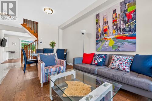 5578 Waterwind Crescent, Mississauga, ON - Indoor Photo Showing Living Room