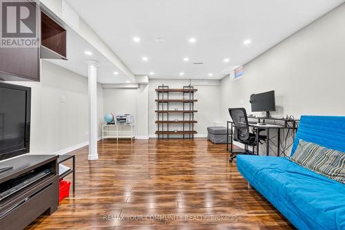 5578 Waterwind Crescent, Mississauga, ON - Indoor