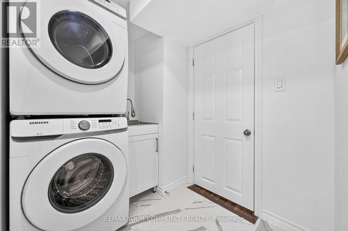 5578 Waterwind Crescent, Mississauga, ON - Indoor Photo Showing Laundry Room