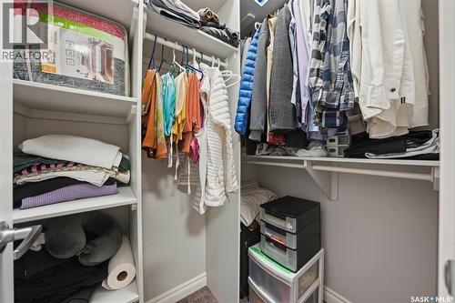 107 Schumacher Bay, Saskatoon, SK - Indoor With Storage