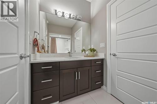 107 Schumacher Bay, Saskatoon, SK - Indoor Photo Showing Bathroom