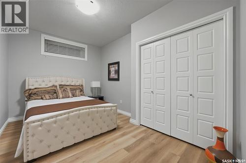 107 Schumacher Bay, Saskatoon, SK - Indoor Photo Showing Bedroom