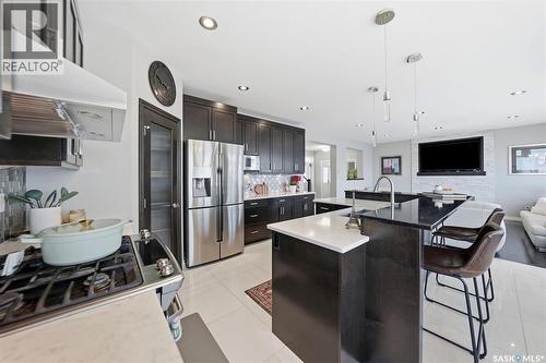 107 Schumacher Bay, Saskatoon, SK - Indoor Photo Showing Kitchen With Upgraded Kitchen
