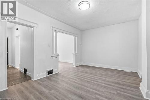 41 Barnesdale Avenue N, Hamilton, ON - Indoor Photo Showing Other Room