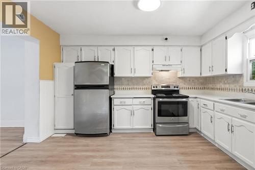 41 Barnesdale Avenue N, Hamilton, ON - Indoor Photo Showing Kitchen