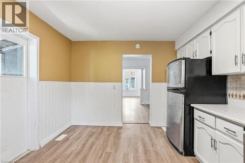 41 Barnesdale Avenue N, Hamilton, ON - Indoor Photo Showing Kitchen