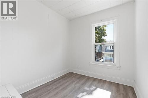 41 Barnesdale Avenue N, Hamilton, ON - Indoor Photo Showing Other Room