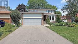 1413 HARMSWORTH SQUARE Oakville, ON L6H 3E7