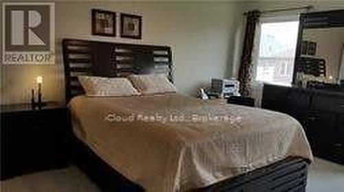 539 Coach Drive, Mississauga, ON - Indoor Photo Showing Bedroom