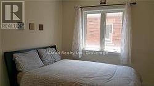 539 Coach Drive, Mississauga, ON - Indoor Photo Showing Bedroom