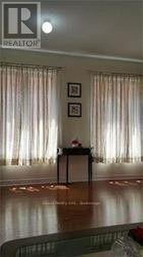 539 Coach Drive, Mississauga, ON - Indoor Photo Showing Other Room