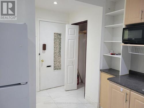 UNIT B - 2646 VICTORIA PARK AVENUE , Toronto, Ontario M2J 4A6 2