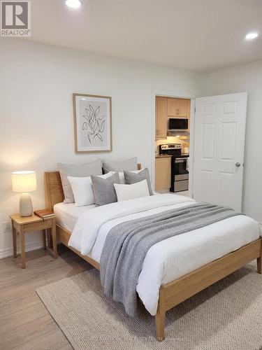 UNIT B - 2646 VICTORIA PARK AVENUE , Toronto, Ontario M2J 4A6 3
