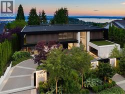690 KNOCKMAROON ROAD  West Vancouver, BC V7S 1R6