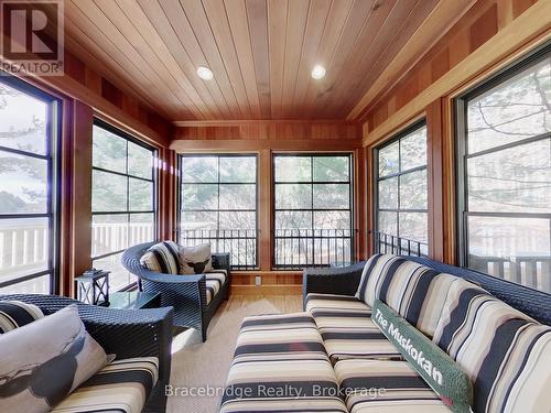 Carling 4 W9 - 3876 Muskoka Rd 118 Highway W, Muskoka Lakes (Medora), ON 
