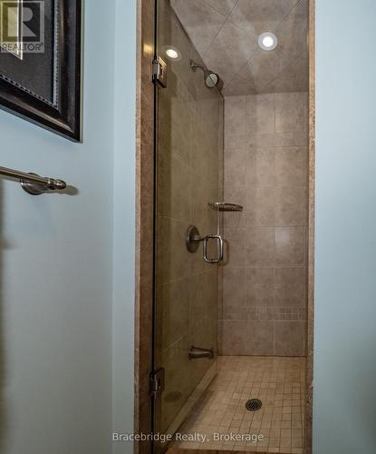 Carling 4 W9 - 3876 Muskoka Rd 118 Highway W, Muskoka Lakes (Medora), ON 