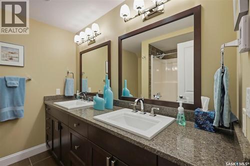 431 Paton Place, Saskatoon, SK - Indoor Photo Showing Bathroom
