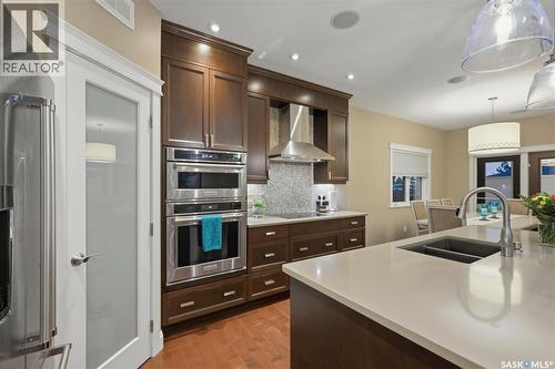 431 Paton Place, Saskatoon, SK - Indoor Photo Showing Kitchen With Double Sink With Upgraded Kitchen