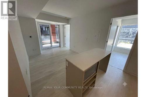 527 - 8 Tippett Road, Toronto, ON - Indoor Photo Showing Other Room