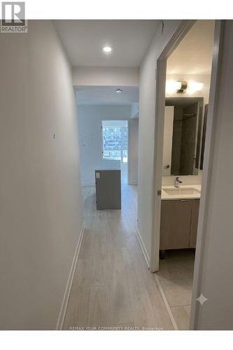 527 - 8 Tippett Road, Toronto, ON - Indoor