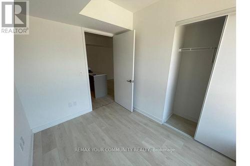 527 - 8 Tippett Road, Toronto, ON - Indoor Photo Showing Other Room