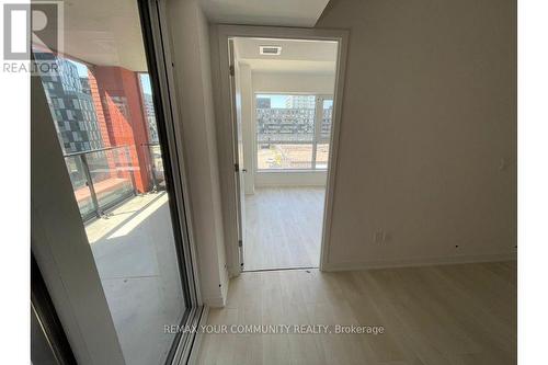 527 - 8 Tippett Road, Toronto, ON - Indoor Photo Showing Other Room
