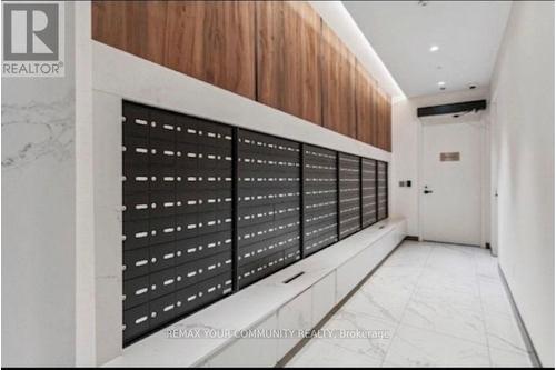 527 - 8 Tippett Road, Toronto, ON -  Photo Showing Other Room