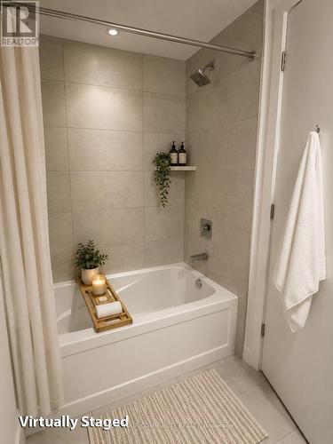 527 - 8 Tippett Road, Toronto, ON - Indoor Photo Showing Bathroom