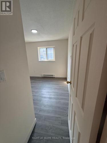 205 - 555 OXFORD STREET , Oshawa, Ontario L1J 3V5 5