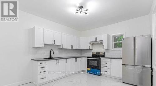 439 FERGUSON AVENUE N  Hamilton, ON L8L 4Z1