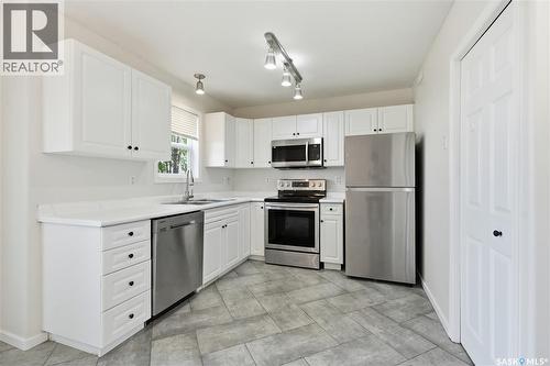32 203 Herold Terrace, Saskatoon, SK - Indoor Photo Showing Kitchen