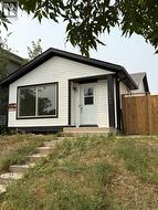 363 Falton Drive NE  Calgary, AB T1Y 1B2
