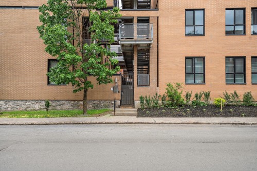 Entry - 2-1100 Av. Ducharme, Montréal (Outremont), QC - Outdoor