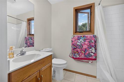 73 High Ridge Rd, Winnipeg, MB - Indoor Photo Showing Bathroom