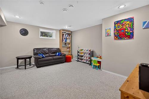 73 High Ridge Rd, Winnipeg, MB - Indoor