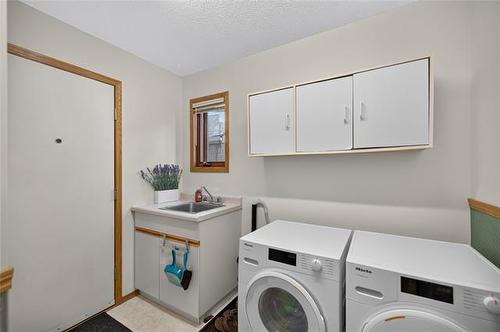 73 High Ridge Rd, Winnipeg, MB - Indoor Photo Showing Laundry Room